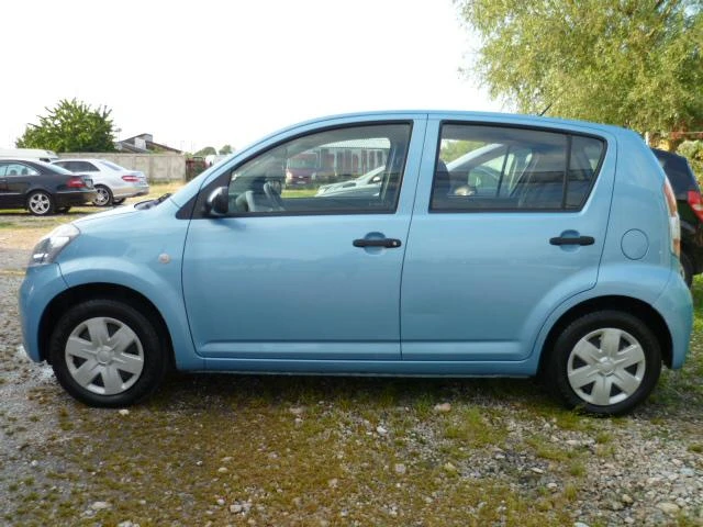 Daihatsu Sirion 1.0i-НА ЧАСТИ, снимка 7 - Автомобили и джипове - 11056881