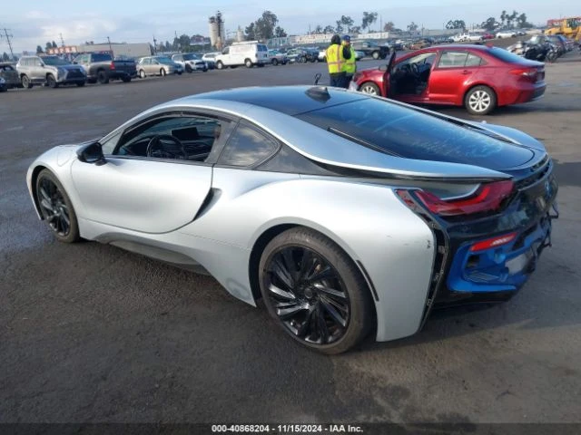 BMW i8, снимка 3 - Автомобили и джипове - 48403827