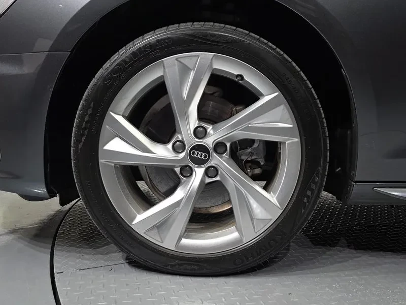 Audi A4 40 Tfsi Premium, снимка 5 - Автомобили и джипове - 55816786