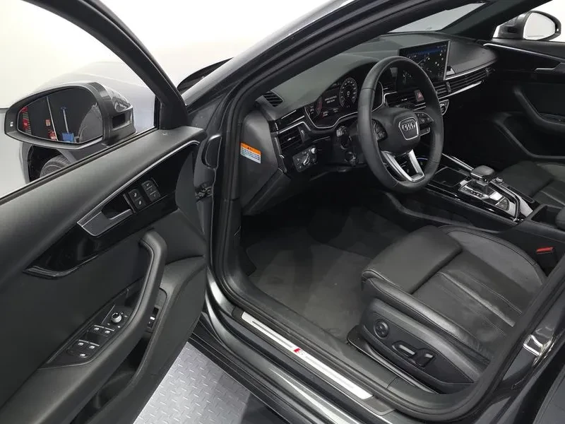 Audi A4 40 Tfsi Premium, снимка 11 - Автомобили и джипове - 55816786