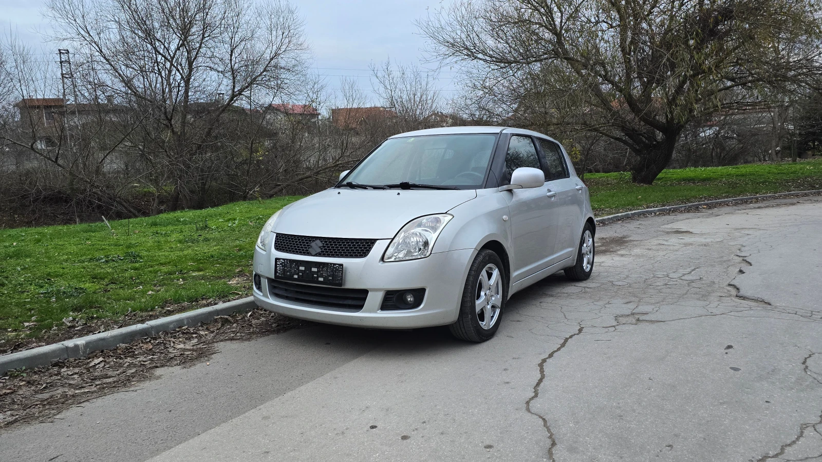 Suzuki Swift 1.3 16V, снимка 1
