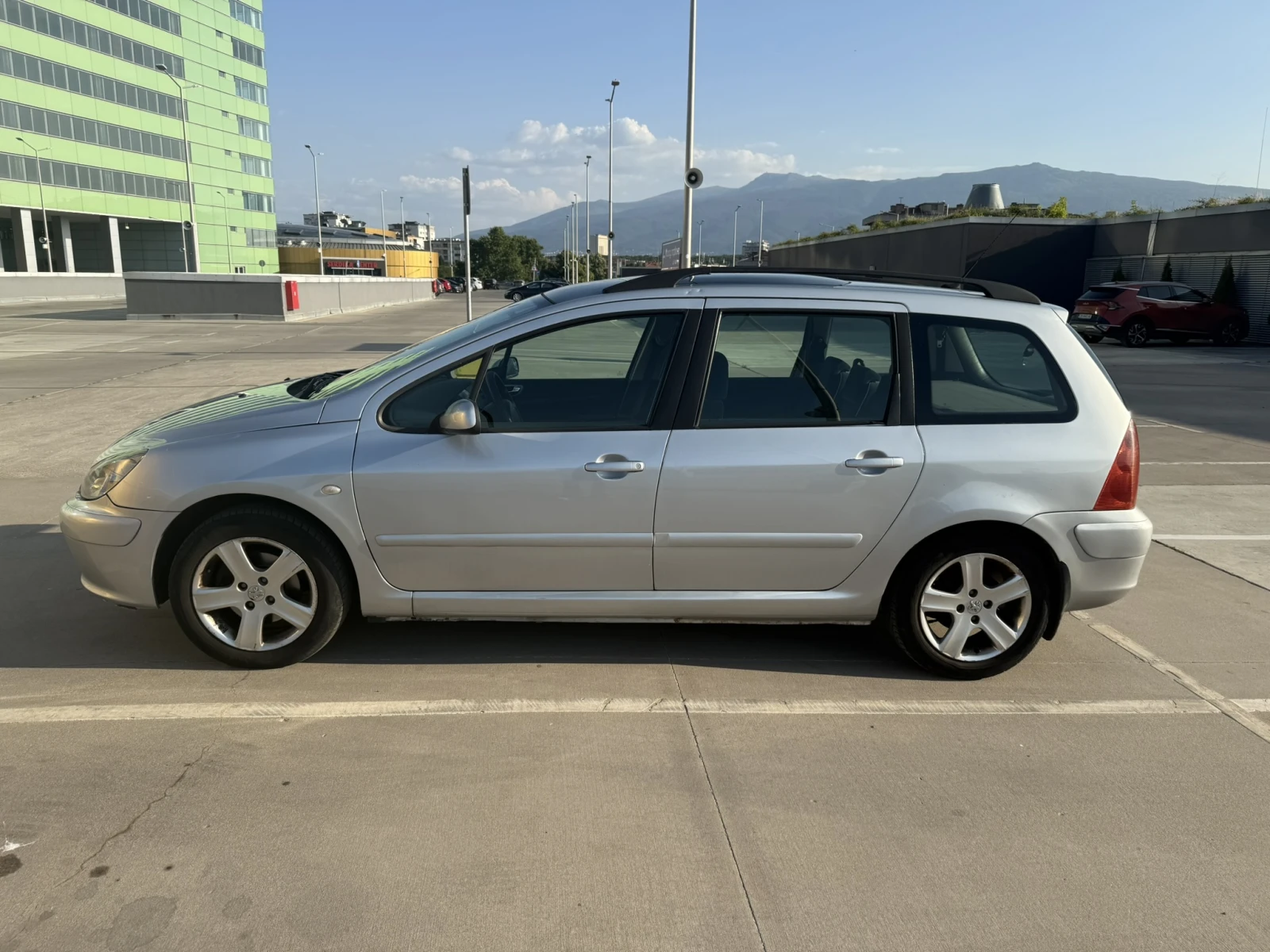 Peugeot 307 2.0 SW (5 + 2) - изображение 8