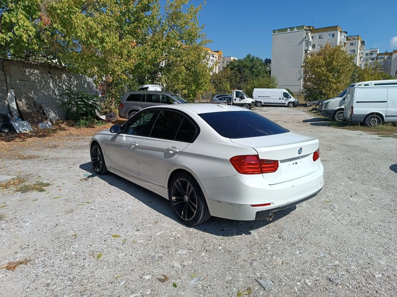 BMW 320 2.0 I xDrive - изображение 4