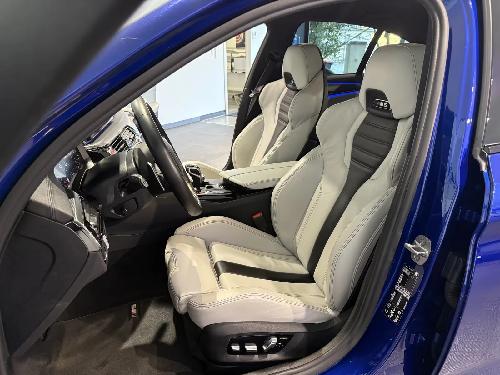 BMW M5 COMPETITION/625HP/KERAMIK/xDRIVE/HUD360/LASER/931v | Mobile.bg � ����������� 10
