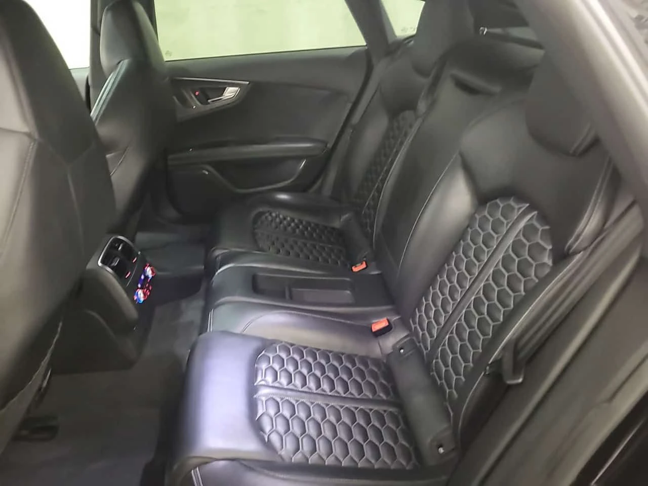 Audi Rs7 QUATTRO * ДИСТРОНИК* 360 КАМЕРА* HEAD UP* , снимка 13 - Автомобили и джипове - 53953562