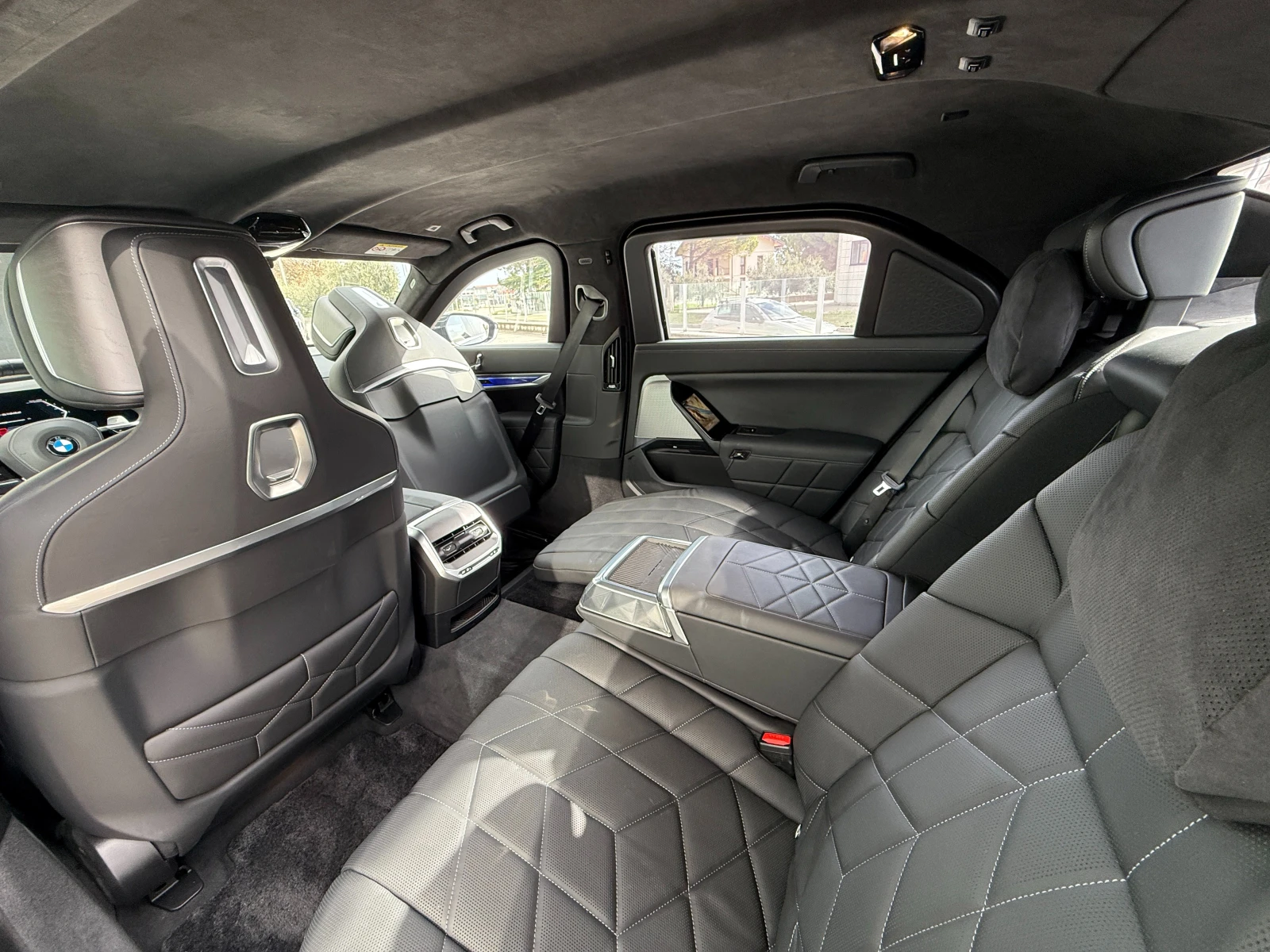 BMW 760 Блиндиран  VR9, снимка 12 - Автомобили и джипове - 54121517