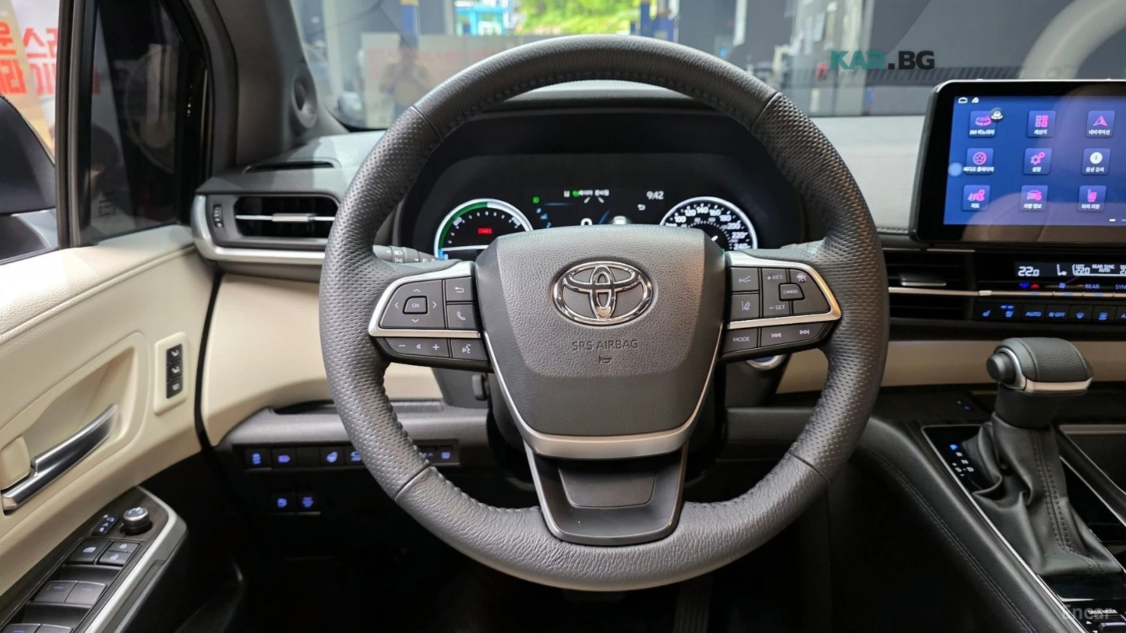 Toyota Sienna LM STYLE BODYKIT/2.5 HYBRID/4TH GEN , снимка 10 - Автомобили и джипове - 54902402