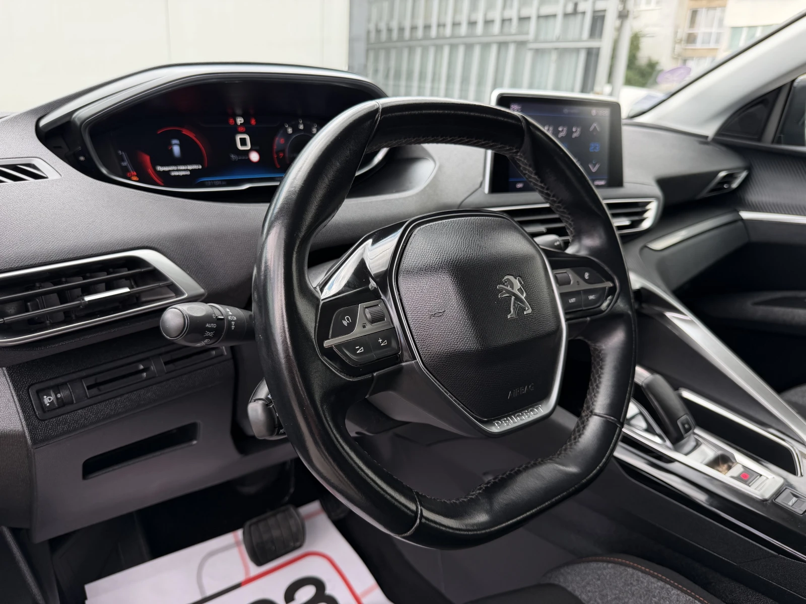 Peugeot 3008 БЕНЗИН* АВТОМАТ* Apple* CarPlay* ПОДГРЕВ* СЕДАЛКИ*, снимка 16 - Автомобили и джипове - 55216611