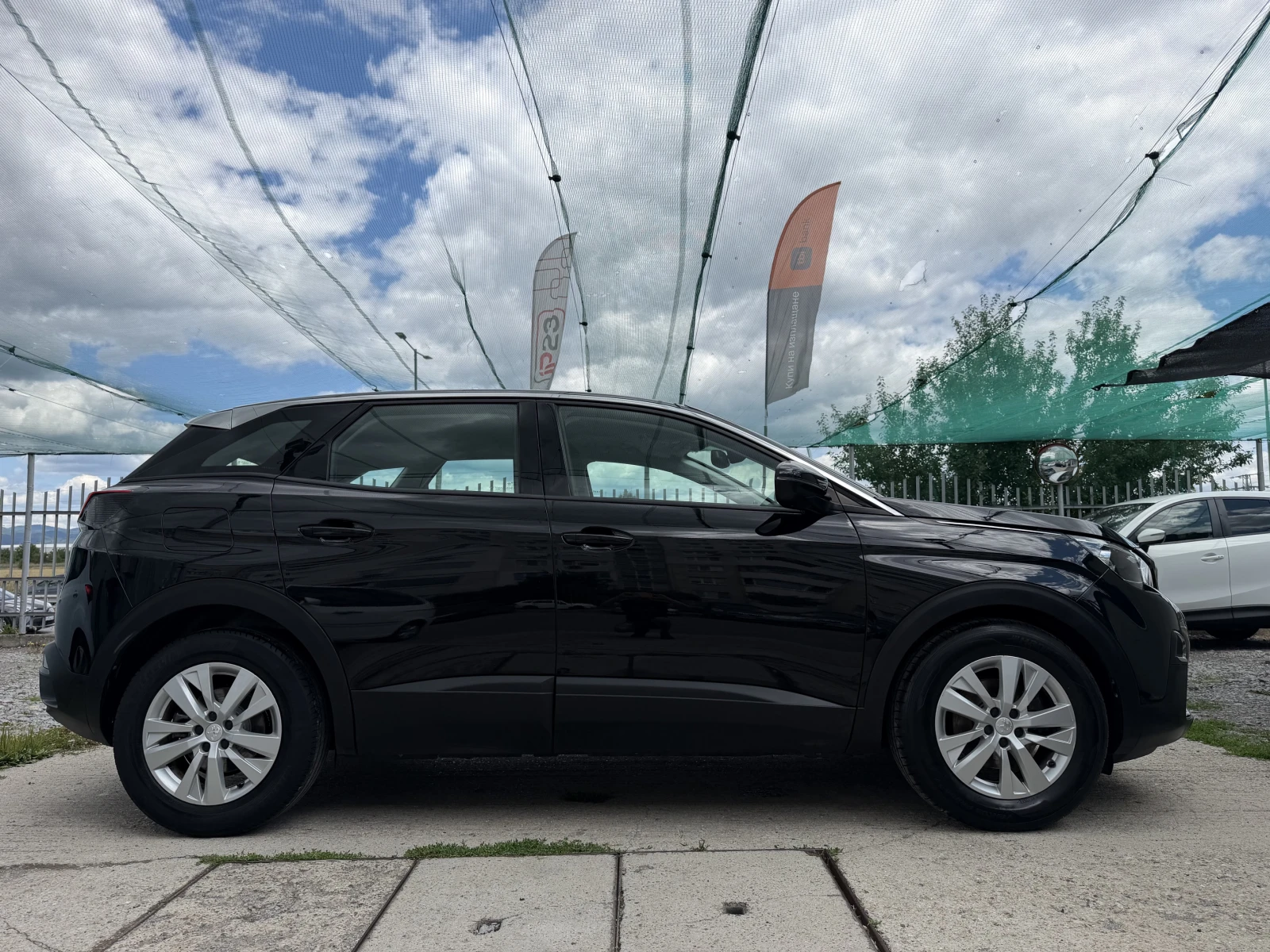 Peugeot 3008 БЕНЗИН* АВТОМАТ* Apple* CarPlay* ПОДГРЕВ* СЕДАЛКИ*, снимка 7 - Автомобили и джипове - 55216611