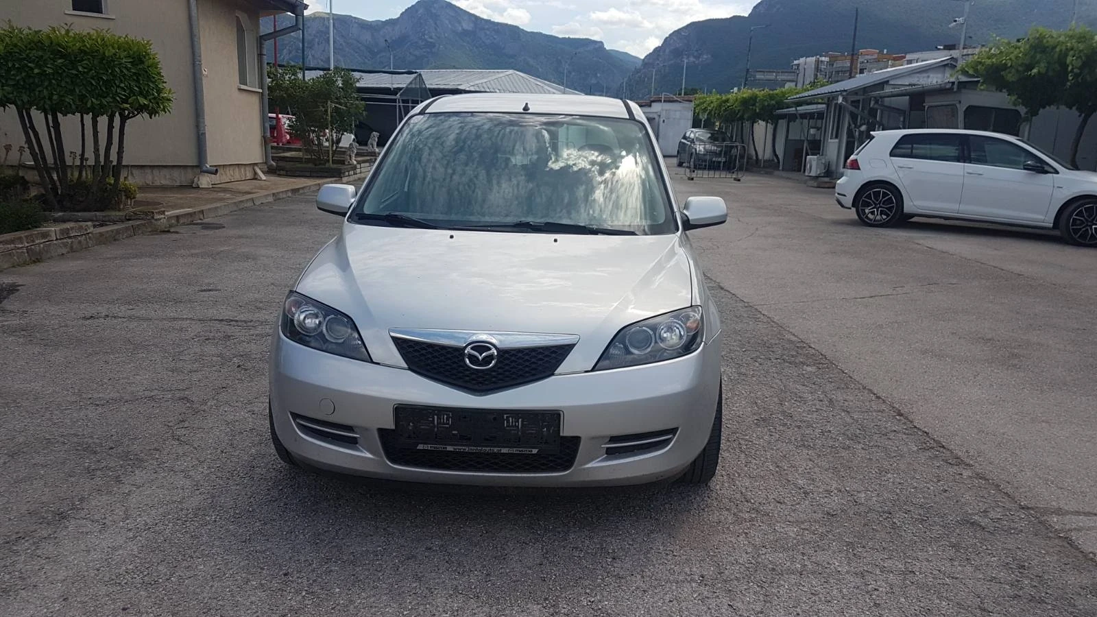 Mazda 2 Автоматик, снимка 2 - Автомобили и джипове - 55224154