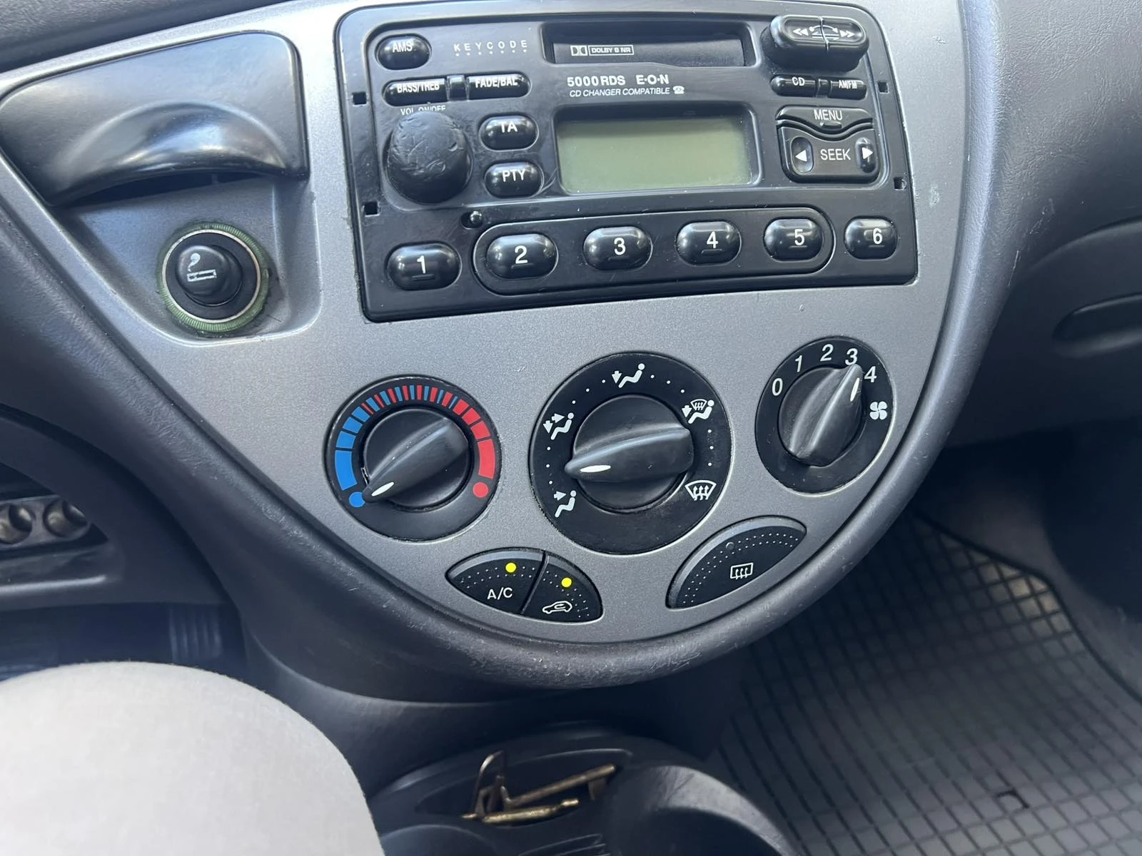 Ford Focus 1.6 газ/бензин, снимка 7 - Автомобили и джипове - 55233334