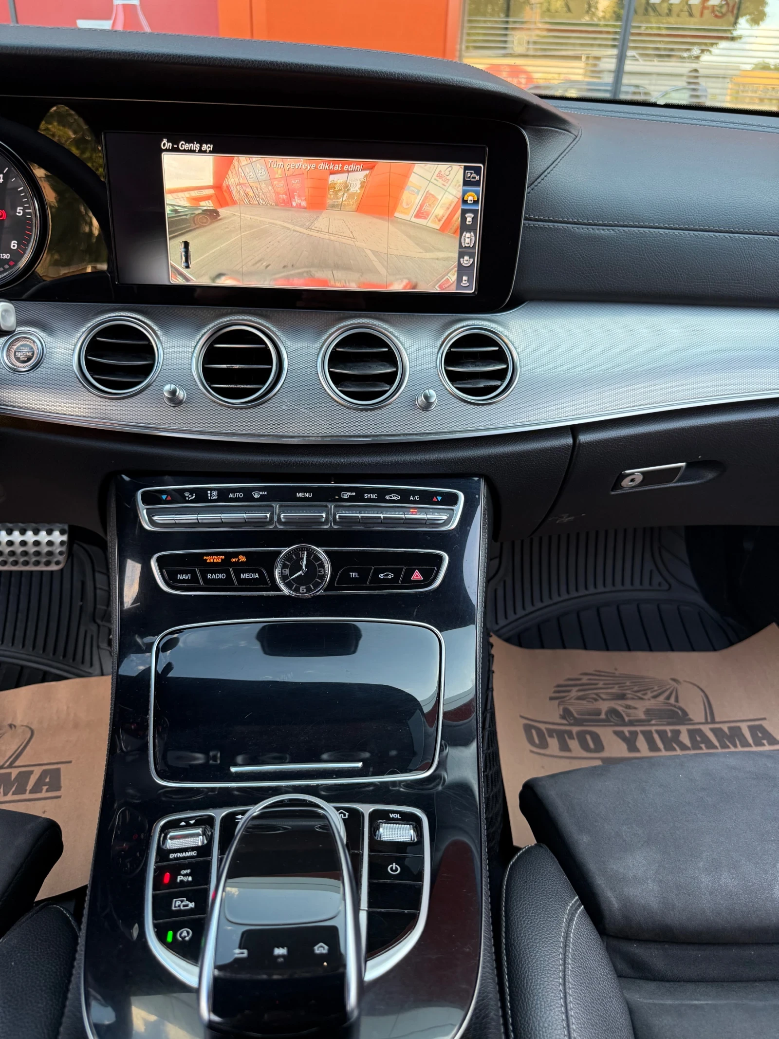 Mercedes-Benz E 220 AMG-line 9G FACE 360/cam TOP!!!, снимка 11 - Автомобили и джипове - 56210828
