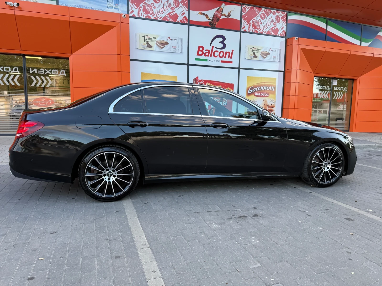 Mercedes-Benz E 220 AMG-line 9G FACE 360/cam TOP!!!, снимка 6 - Автомобили и джипове - 56210828