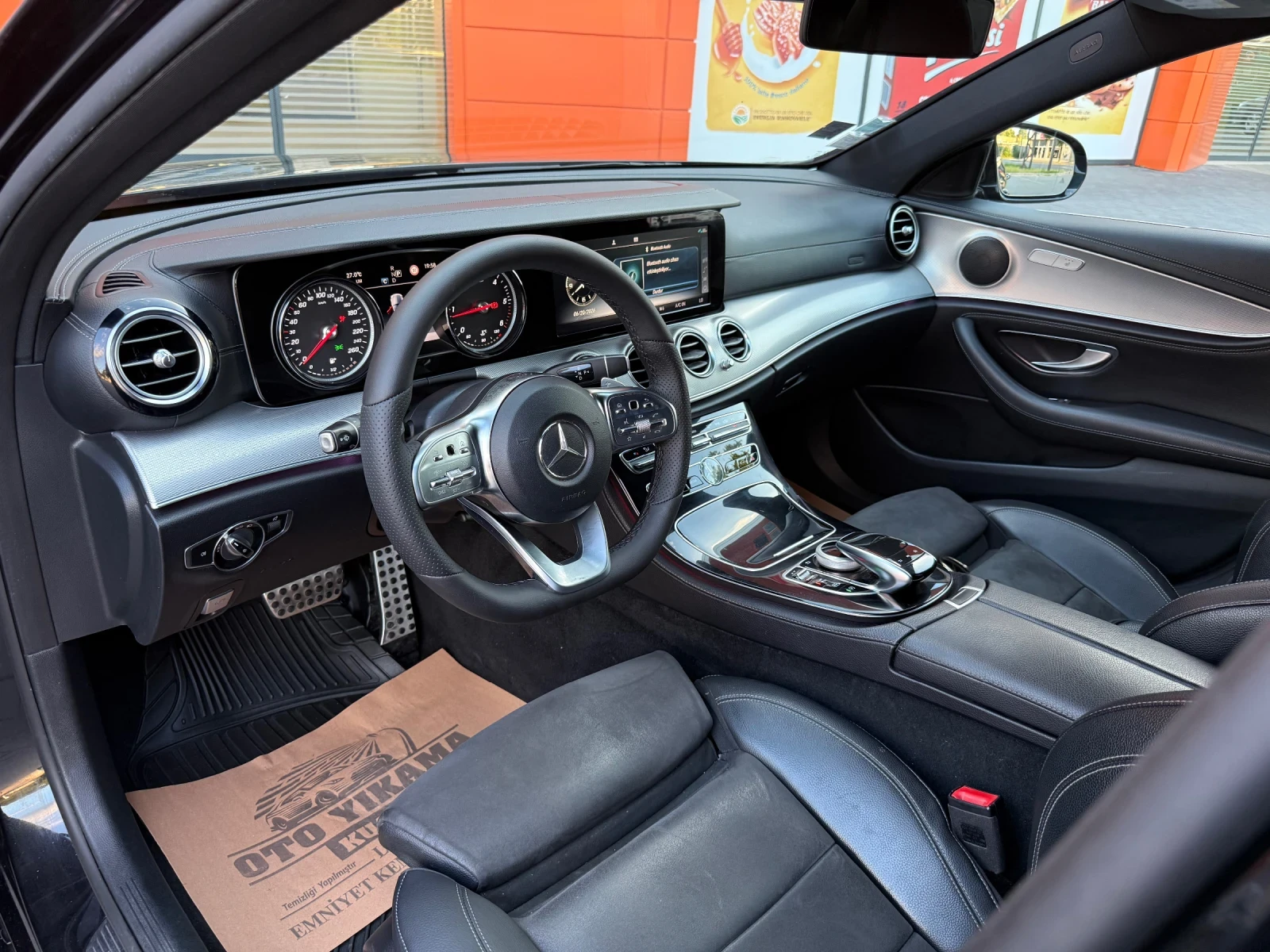 Mercedes-Benz E 220 AMG-line 9G FACE 360/cam TOP!!!, снимка 9 - Автомобили и джипове - 56210828