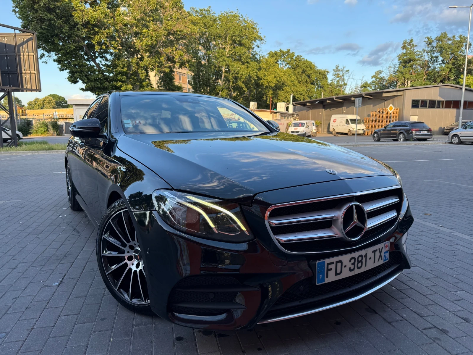 Mercedes-Benz E 220 AMG-line 9G FACE 360/cam TOP!!!, снимка 8 - Автомобили и джипове - 56210828