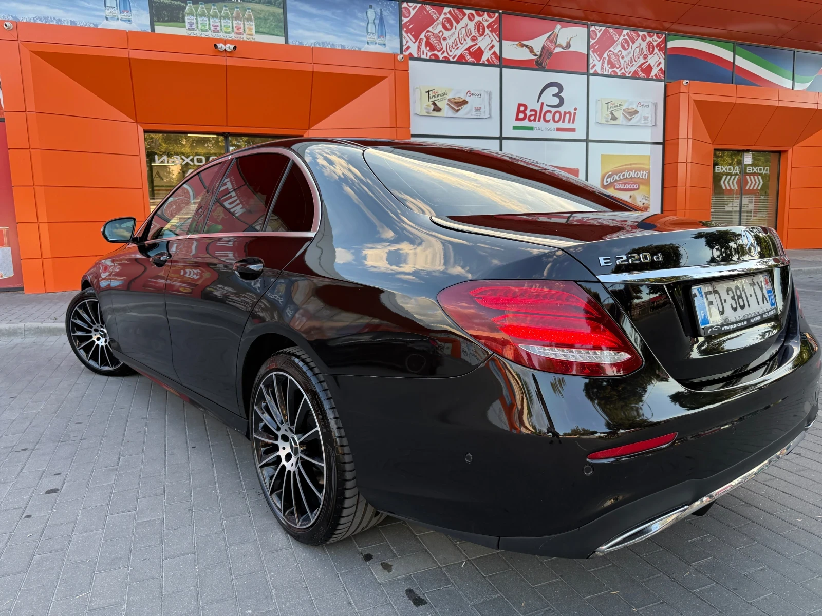 Mercedes-Benz E 220 AMG-line 9G FACE 360/cam TOP!!!, снимка 5 - Автомобили и джипове - 56210828
