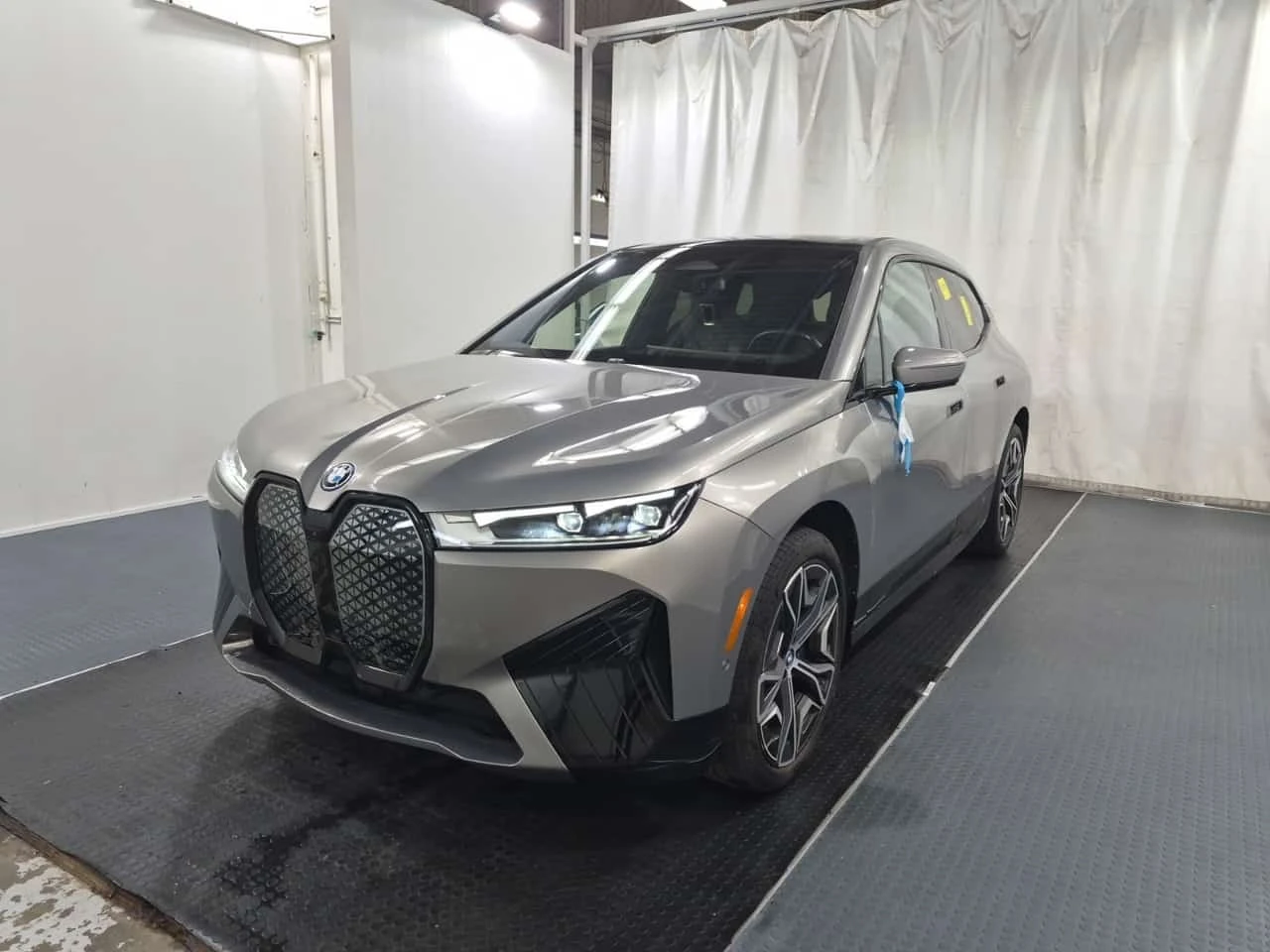BMW iX  Xdrive40 / 360 / Harman Kardon / Carfax 