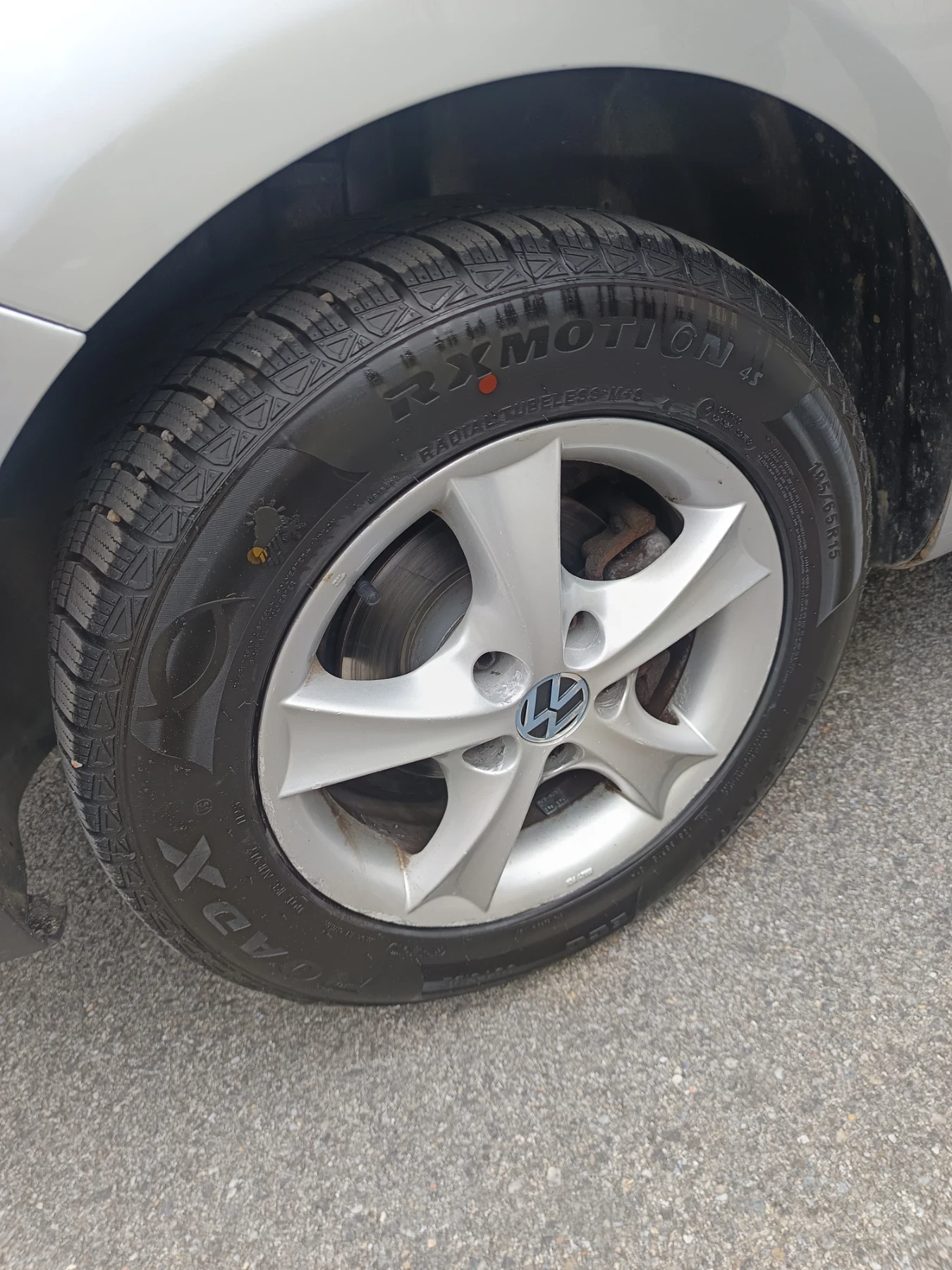VW Touran, снимка 8 - Автомобили и джипове - 56453211