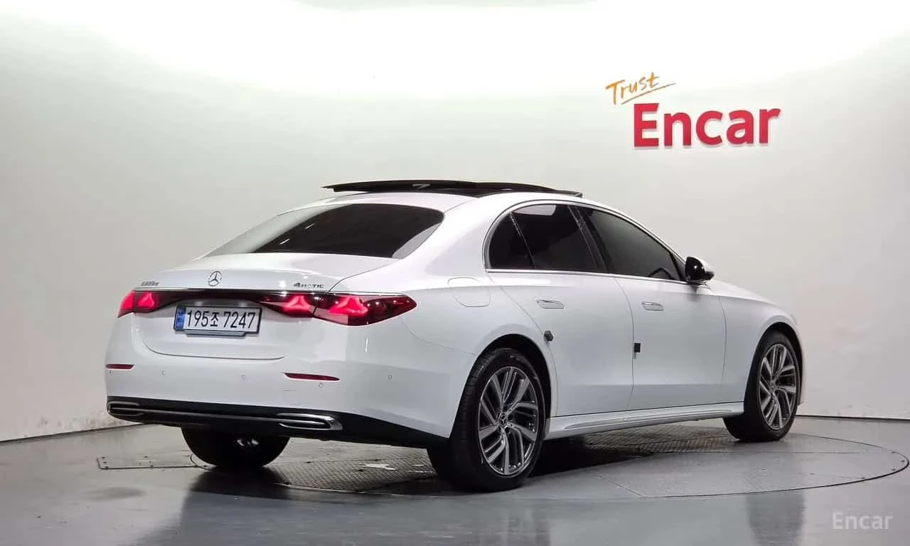 Mercedes-Benz E 220 * E220d 4MATIC Exclusive * , снимка 2 - Автомобили и джипове - 56585247