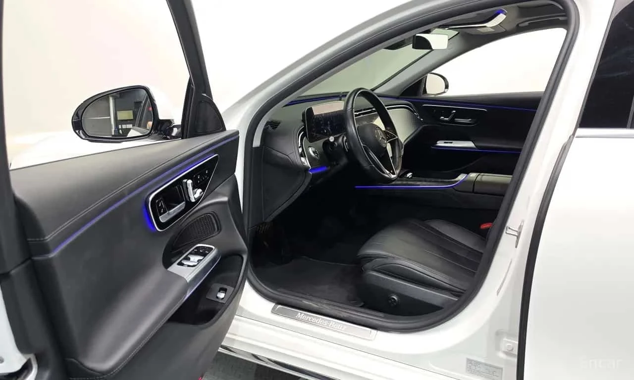 Mercedes-Benz E 220 * E220d 4MATIC Exclusive * , снимка 10 - Автомобили и джипове - 56585247