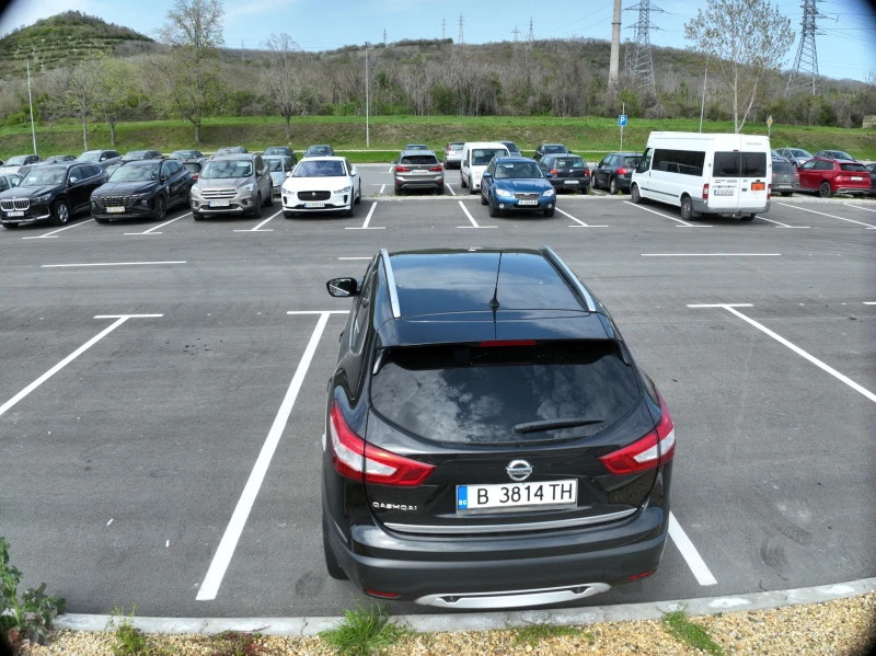 Nissan Qashqai 1.6 DCI Tekna 4X4, снимка 8 - Автомобили и джипове - 52449568