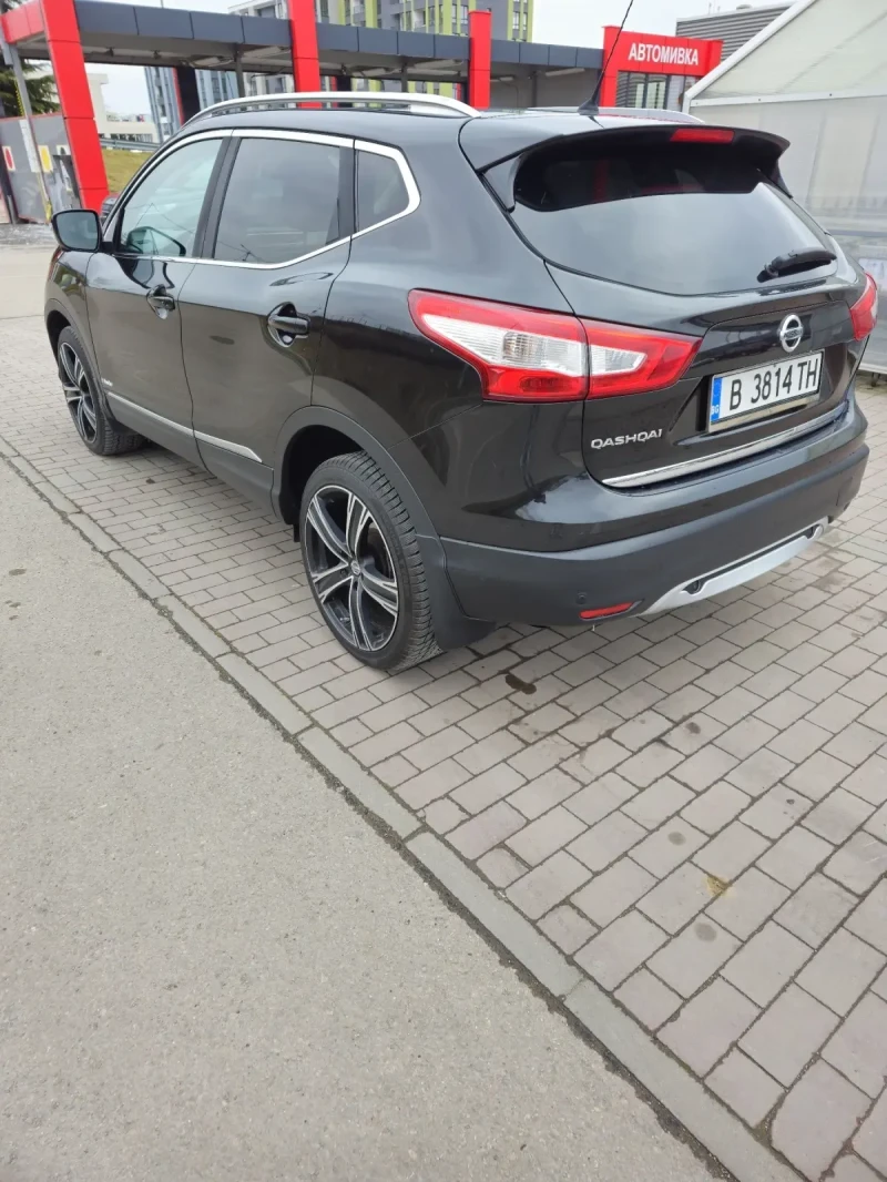 Nissan Qashqai 1.6 DCI Tekna, снимка 5 - Автомобили и джипове - 49045933