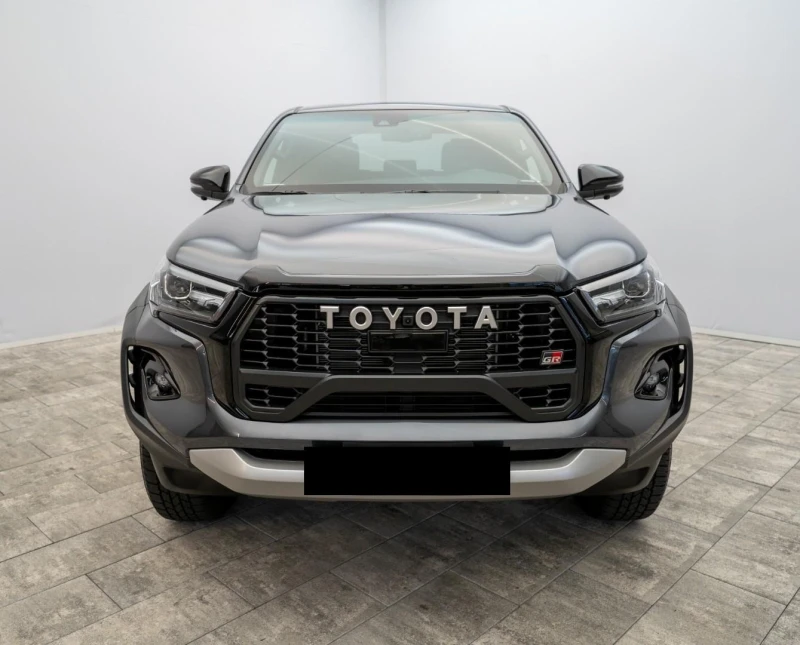 Toyota Hilux 2.8 D-4D/GR SPORT/DOUBLE CAB/360/JBL/LED/, снимка 2 - Автомобили и джипове - 52580856