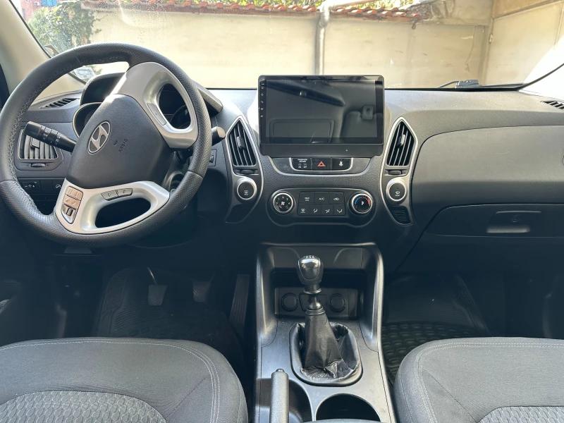 Hyundai IX35 1.7 CRDE, снимка 9 - Автомобили и джипове - 52650715