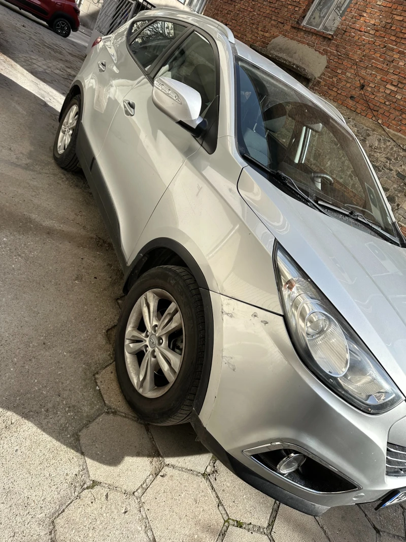 Hyundai IX35 1.7 CRDE, снимка 15 - Автомобили и джипове - 52650715