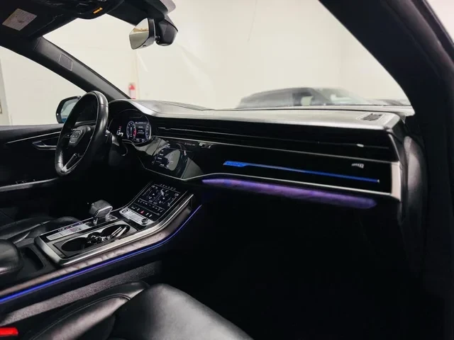 Audi Q8 55TFSI Бартер Лизинг Black optic Technik Quattro, снимка 13 - Автомобили и джипове - 52772522