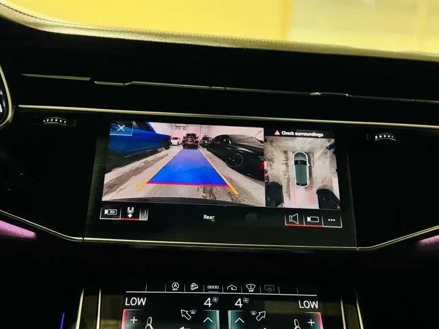 Audi Q8 55TFSI Бартер Лизинг Black optic Technik Quattro, снимка 15 - Автомобили и джипове - 52772522