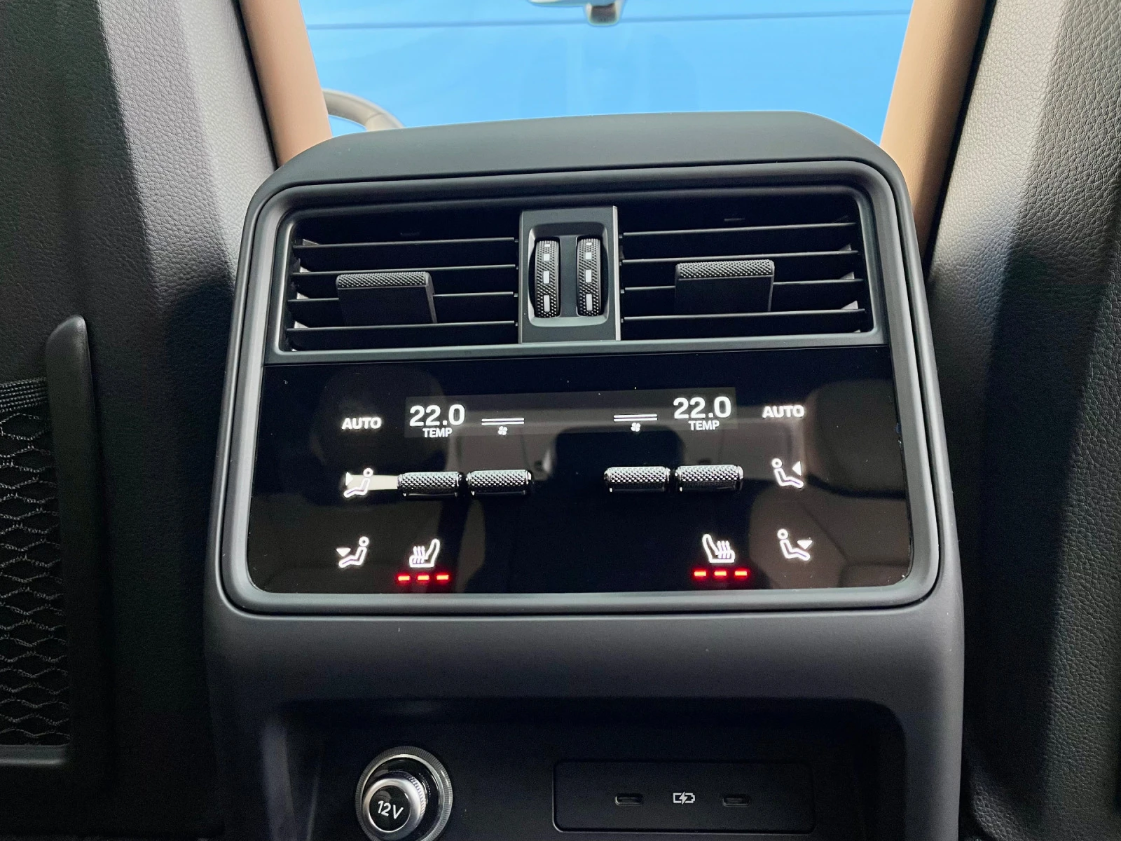 Porsche Cayenne COUPE* Matrix* Massage* Sport Chrono* Model 2024 | Mobile.bg — изображение 14