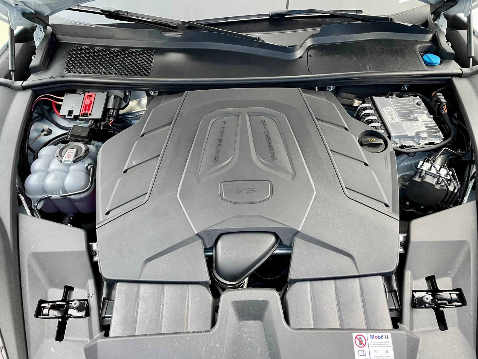 Porsche Cayenne COUPE* Matrix* Massage* Sport Chrono* Model 2024 | Mobile.bg — изображение 16