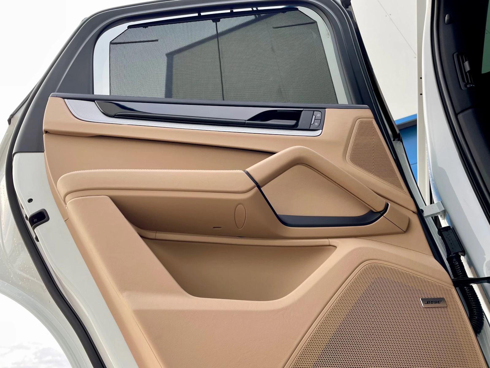 Porsche Cayenne COUPE* Matrix* Massage* Sport Chrono* Model 2024 | Mobile.bg — изображение 11