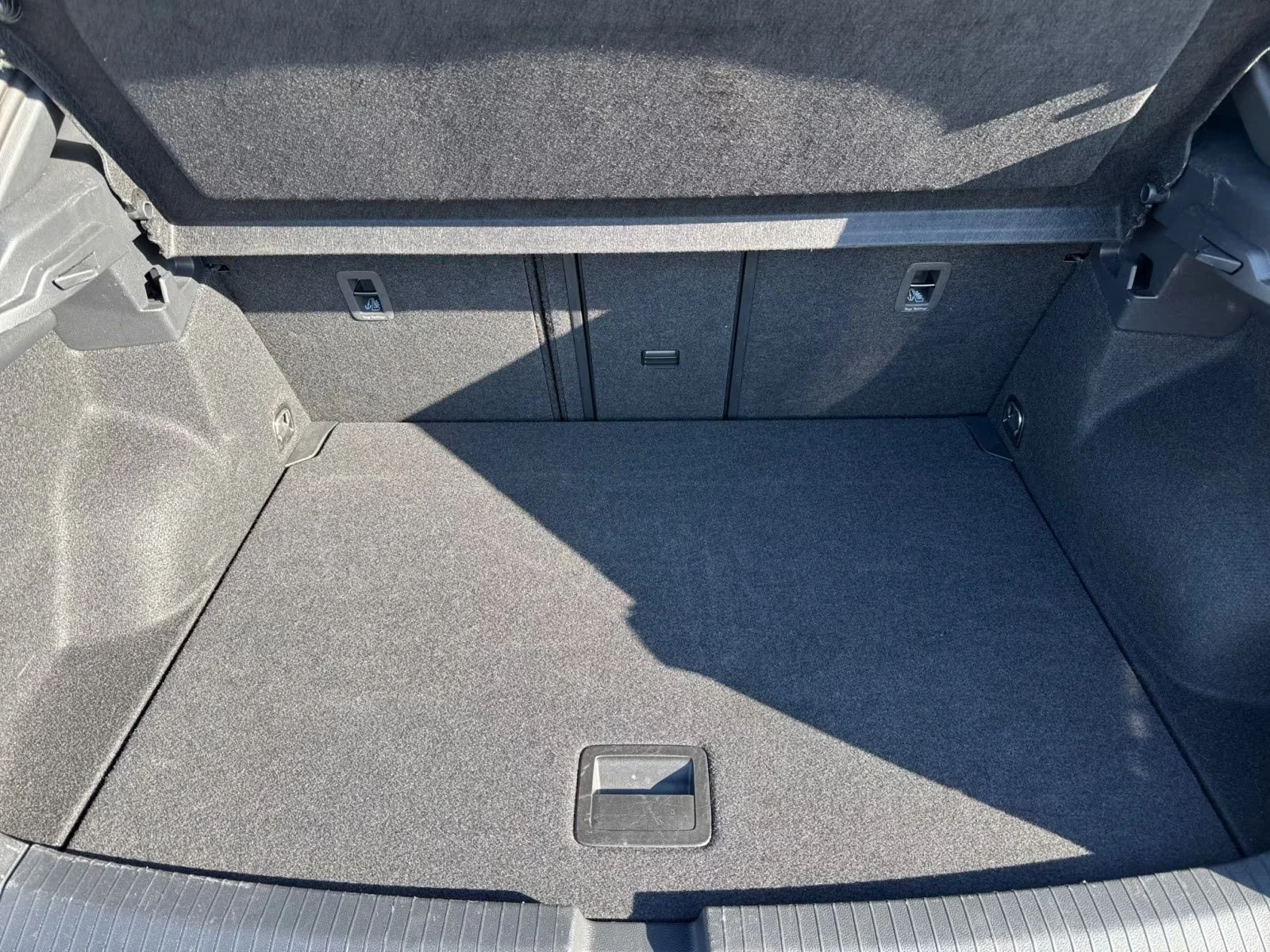 VW T-Roc R-LINE/150HP/DSG/MASSAGE/LED/AHK/CAM/MEMO/194g | Mobile.bg   12