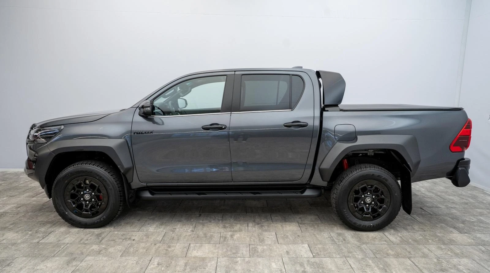 Toyota Hilux 2.8 D-4D/GR SPORT/DOUBLE CAB/360/JBL/LED/ - изображение 4