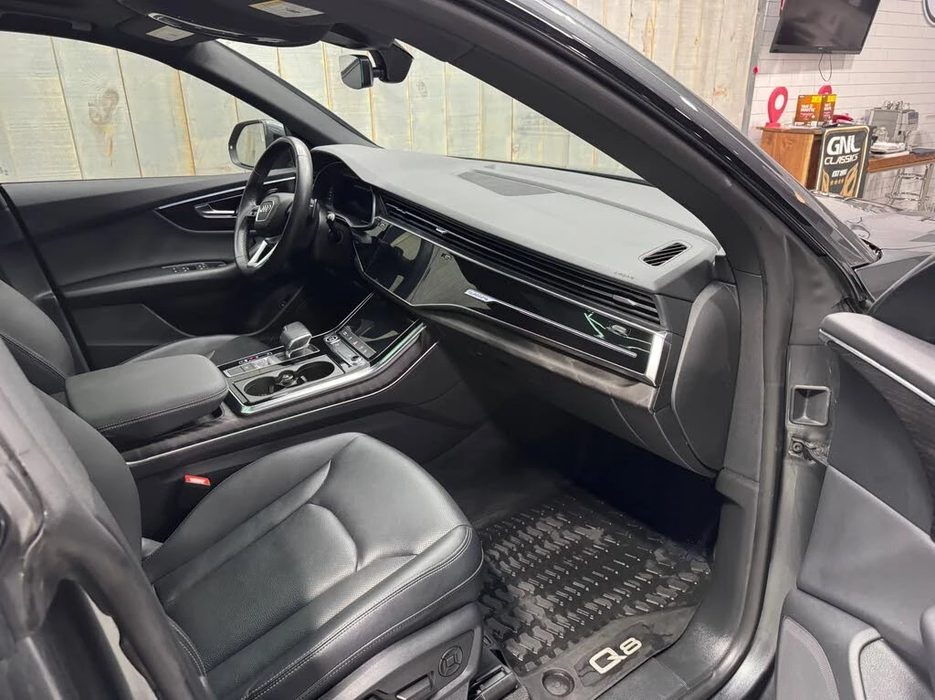 Audi Q8 Progressiv* 55 TFSI* АвтоКредит* (ЦЕНА ДО БГ), снимка 9 - Автомобили и джипове - 54002588