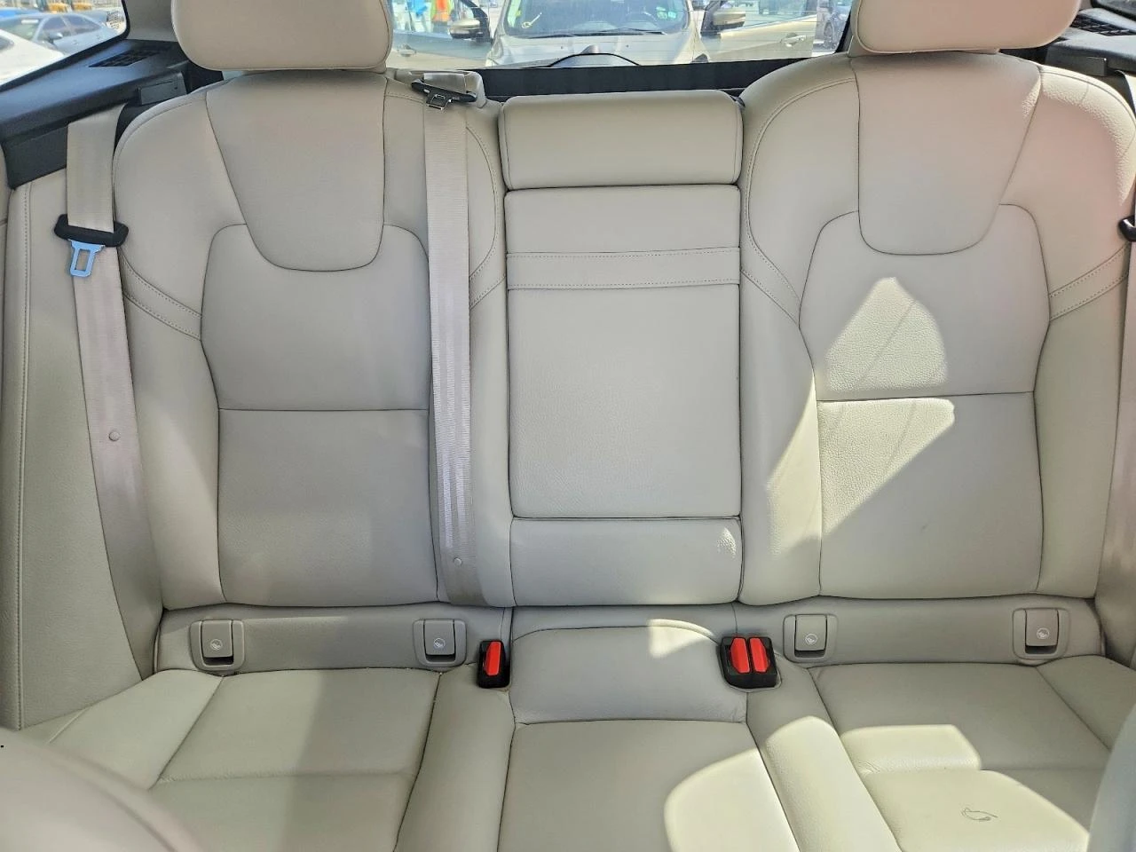 Volvo XC60 T5 MOMENTUM, снимка 10 - Автомобили и джипове - 54597530