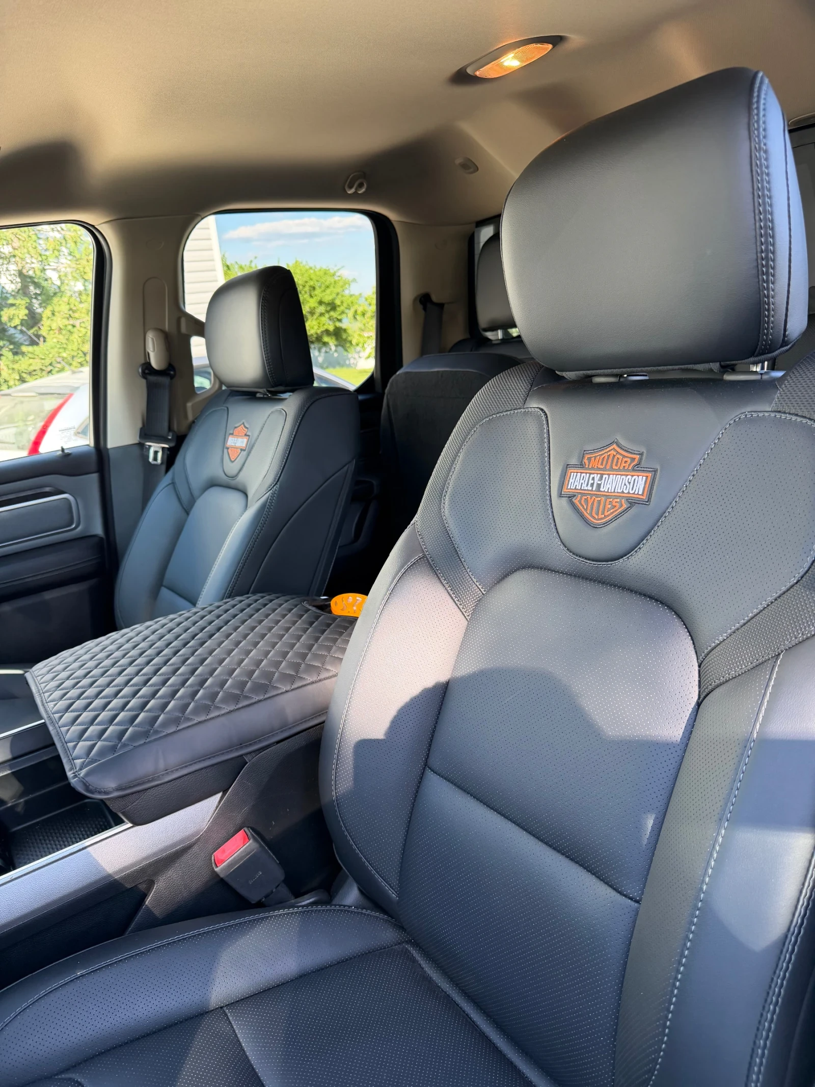 Dodge RAM 1500 Harley Davidson, снимка 14 - Автомобили и джипове - 54716051
