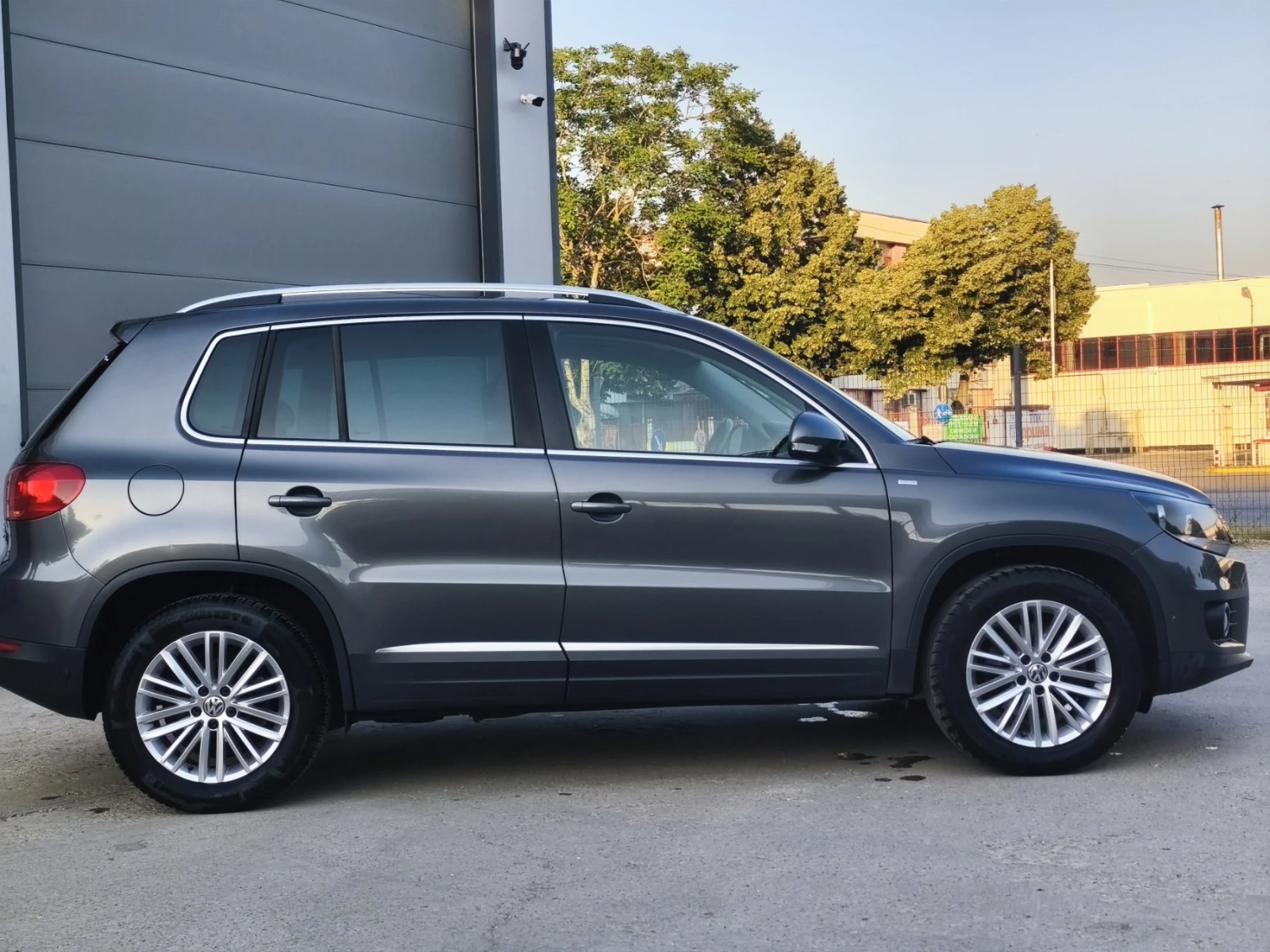 VW Tiguan 2.0 TDI 140 к.с.   2015   Ръчна, снимка 6 - Автомобили и джипове - 55123023