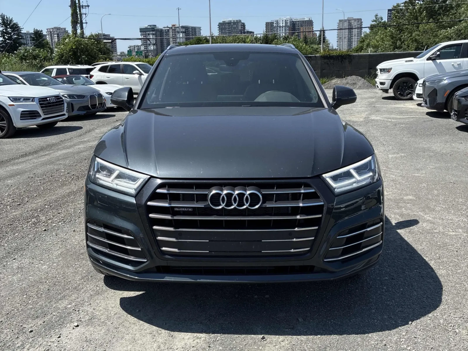Audi Q5 Progressiv/2 КЛЮЧА/ПАНОРАМА/CARFAX/АВТО КРЕДИТ, снимка 2 - Автомобили и джипове - 55201029