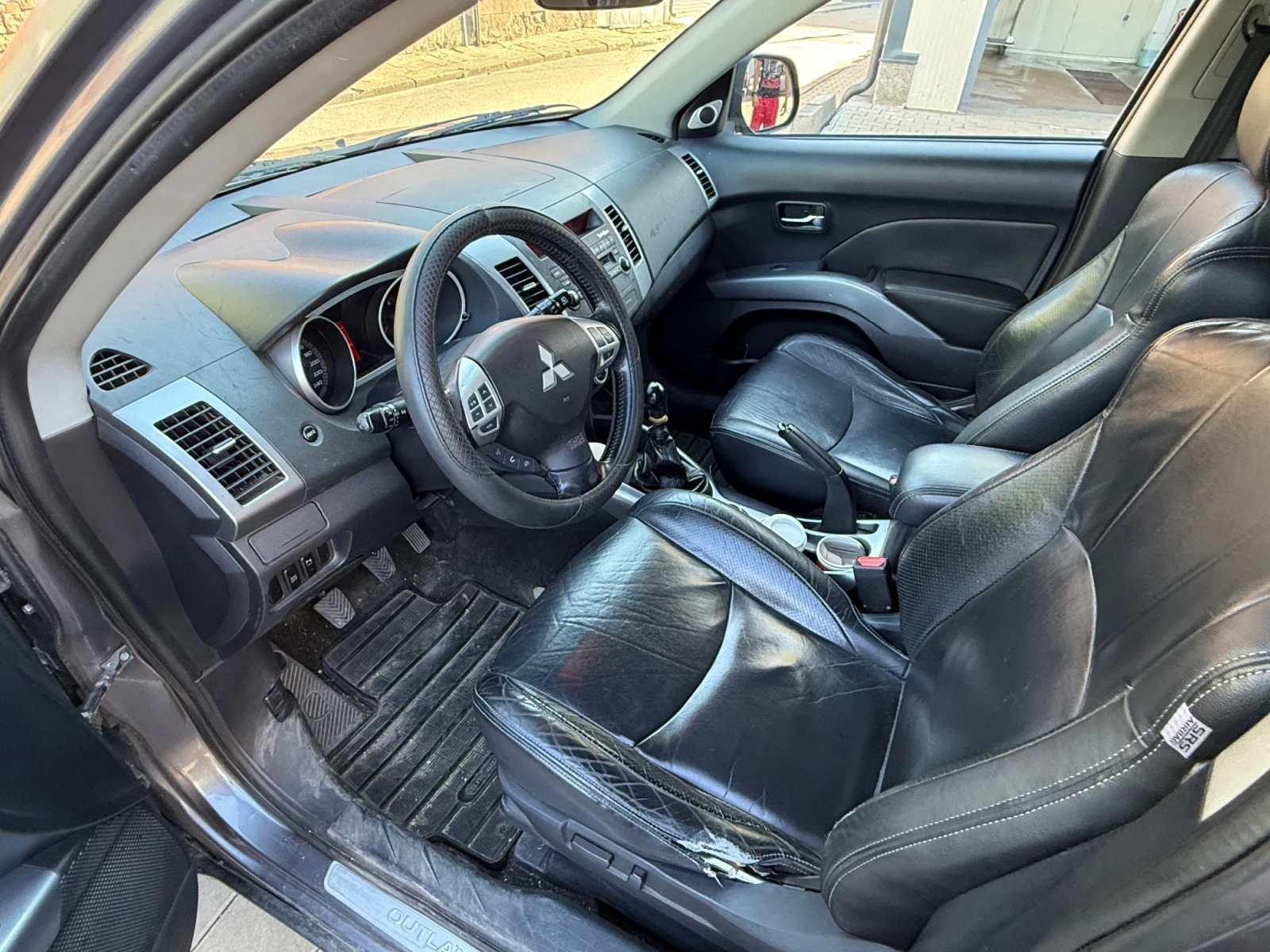 Mitsubishi Outlander, снимка 9 - Автомобили и джипове - 55235413