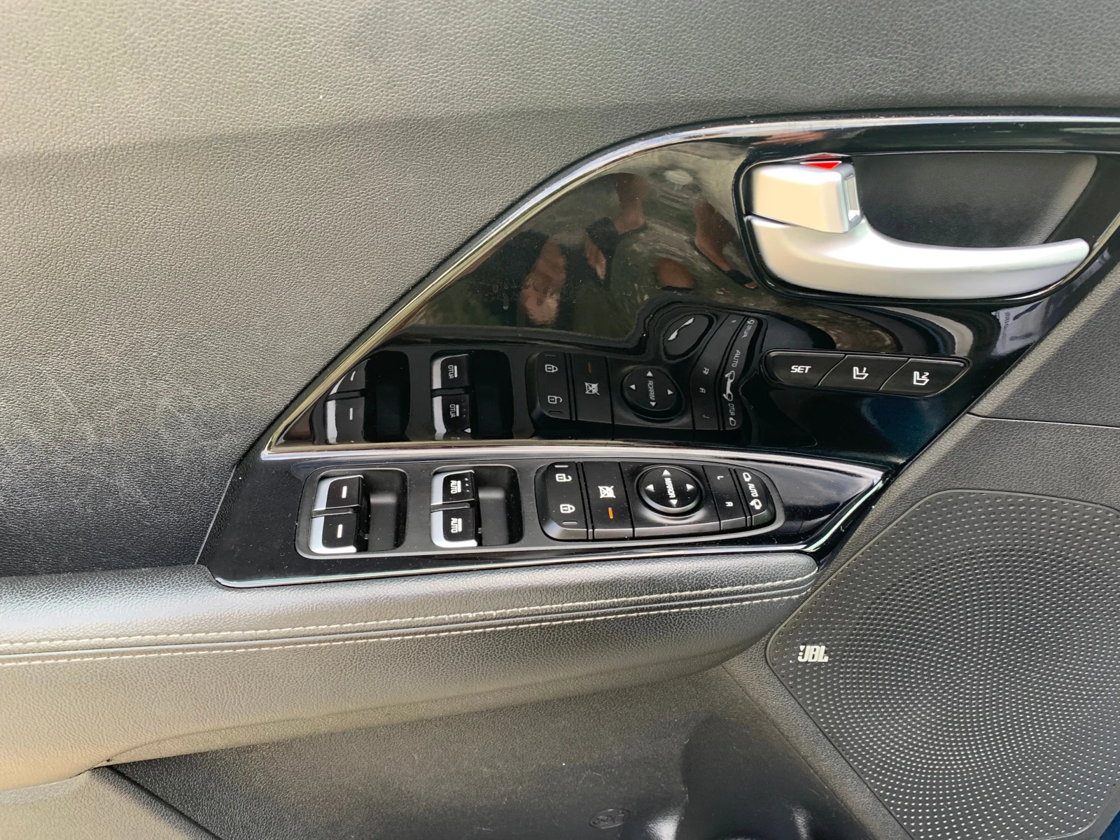 Kia Niro 1.6 ШВЕЙЦАРИЯ, снимка 9 - Автомобили и джипове - 55664921