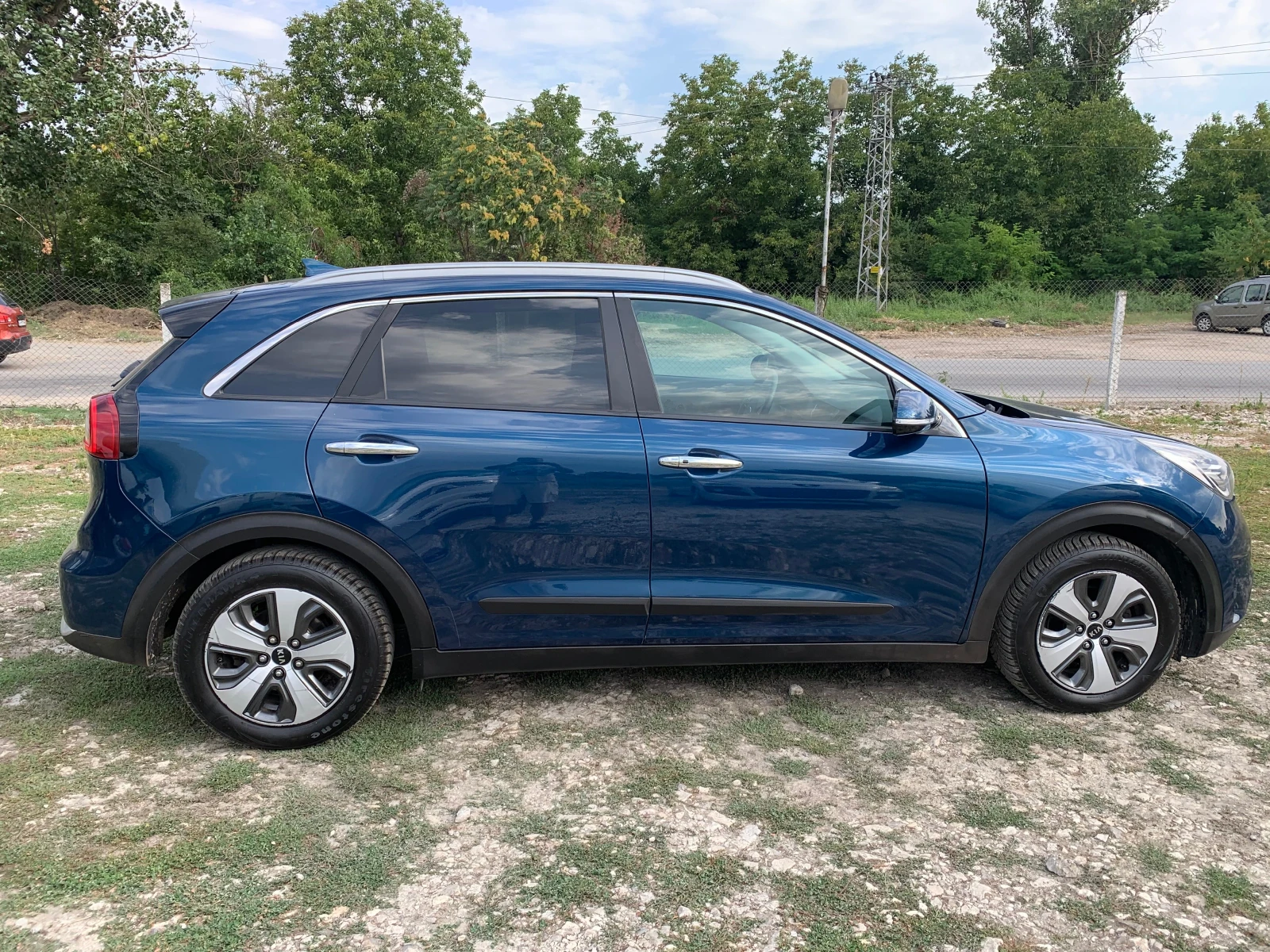 Kia Niro 1.6 ШВЕЙЦАРИЯ, снимка 5 - Автомобили и джипове - 55664921