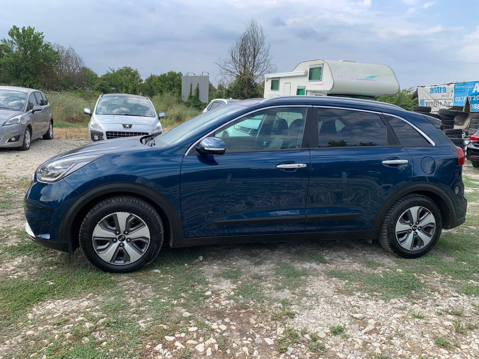 Kia Niro 1.6 ШВЕЙЦАРИЯ, снимка 2 - Автомобили и джипове - 55664921