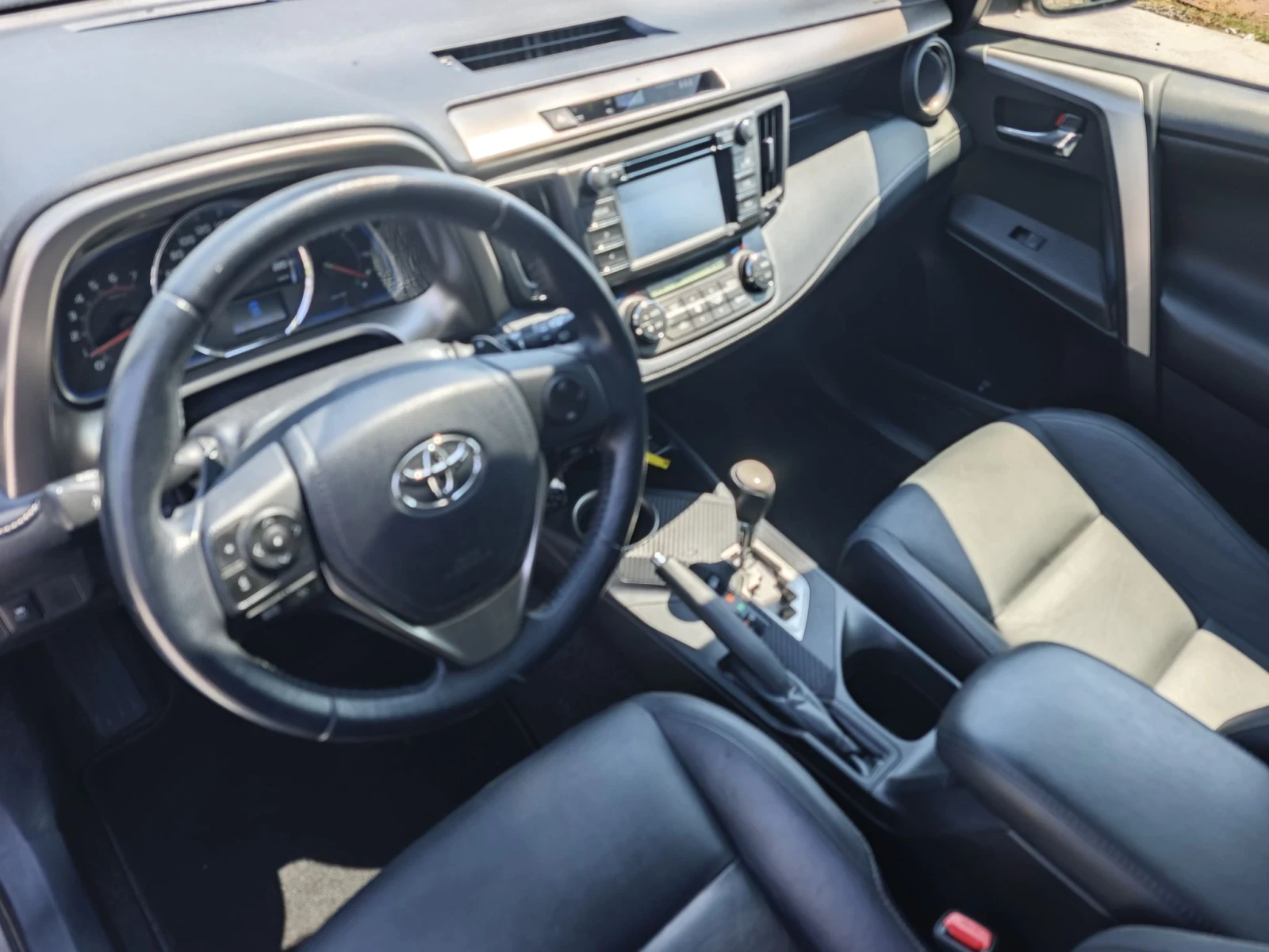Toyota Rav4 EDITION S, снимка 11 - Автомобили и джипове - 55760308