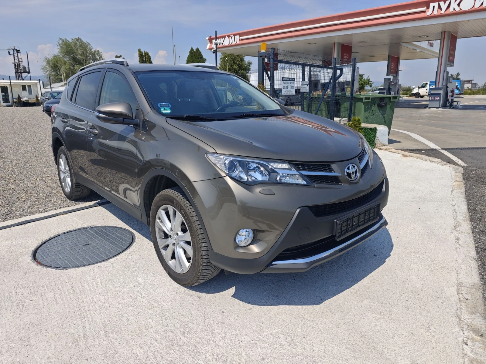Toyota Rav4 EDITION S, снимка 2 - Автомобили и джипове - 55760308