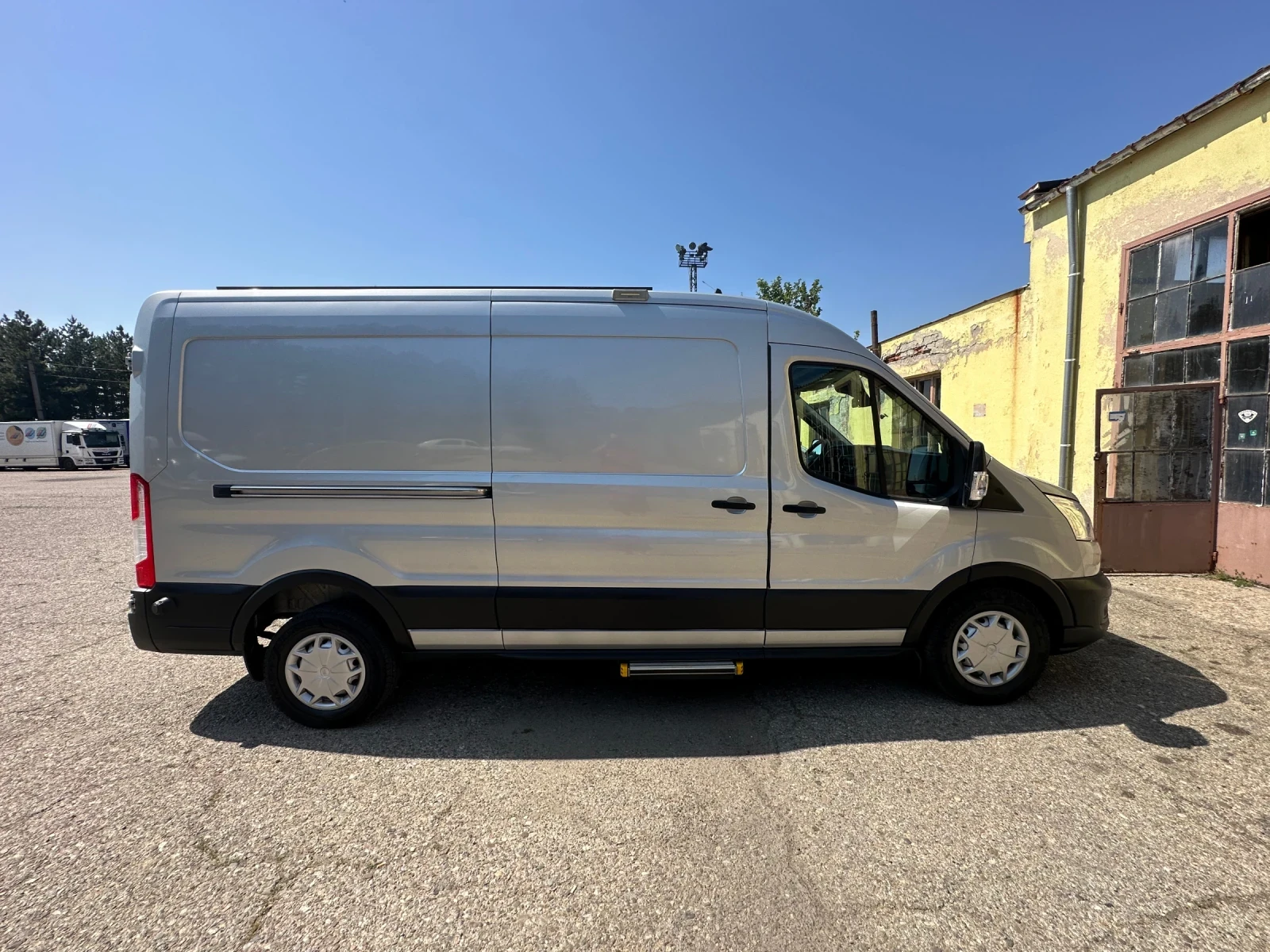 Ford Transit L3H2 350 Trend - изображение 3