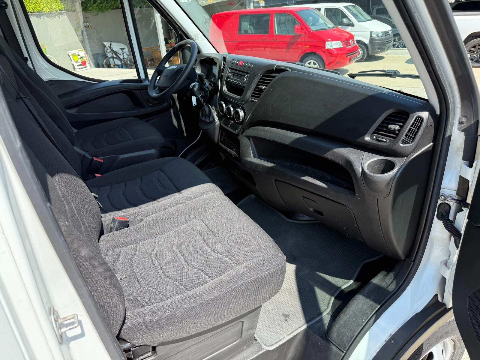 Iveco Daily 35C15 4.20м. до 3.5т. Падащ борд Клима Euro 5  - изображение 10