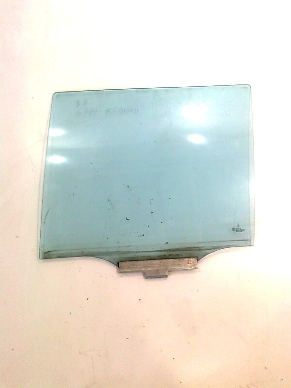 стъкло странично задно ляво за Мерцедес е270 цди w210 